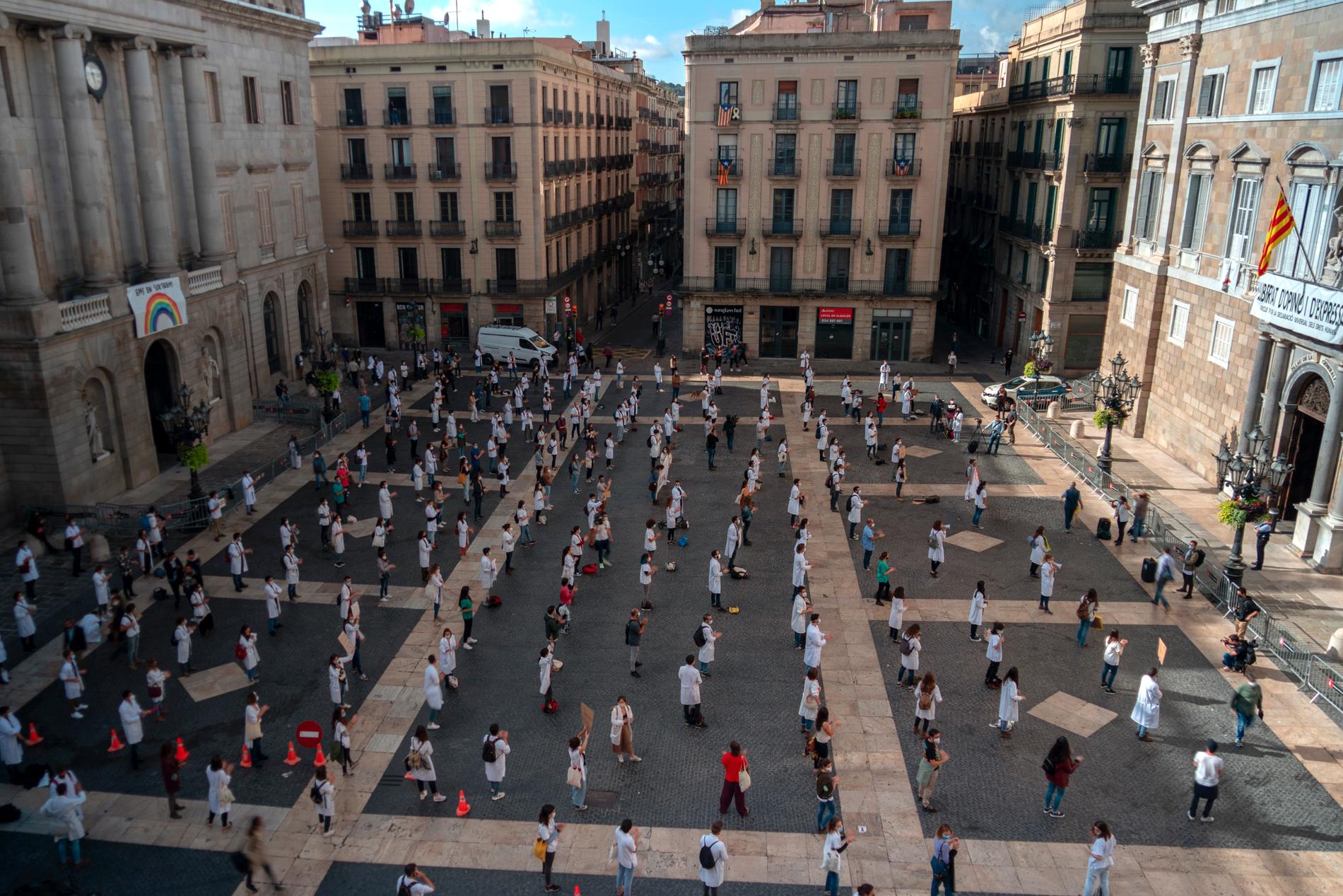 Vårdpersonal i Spanien protesterar mot arbetsvillkoren.