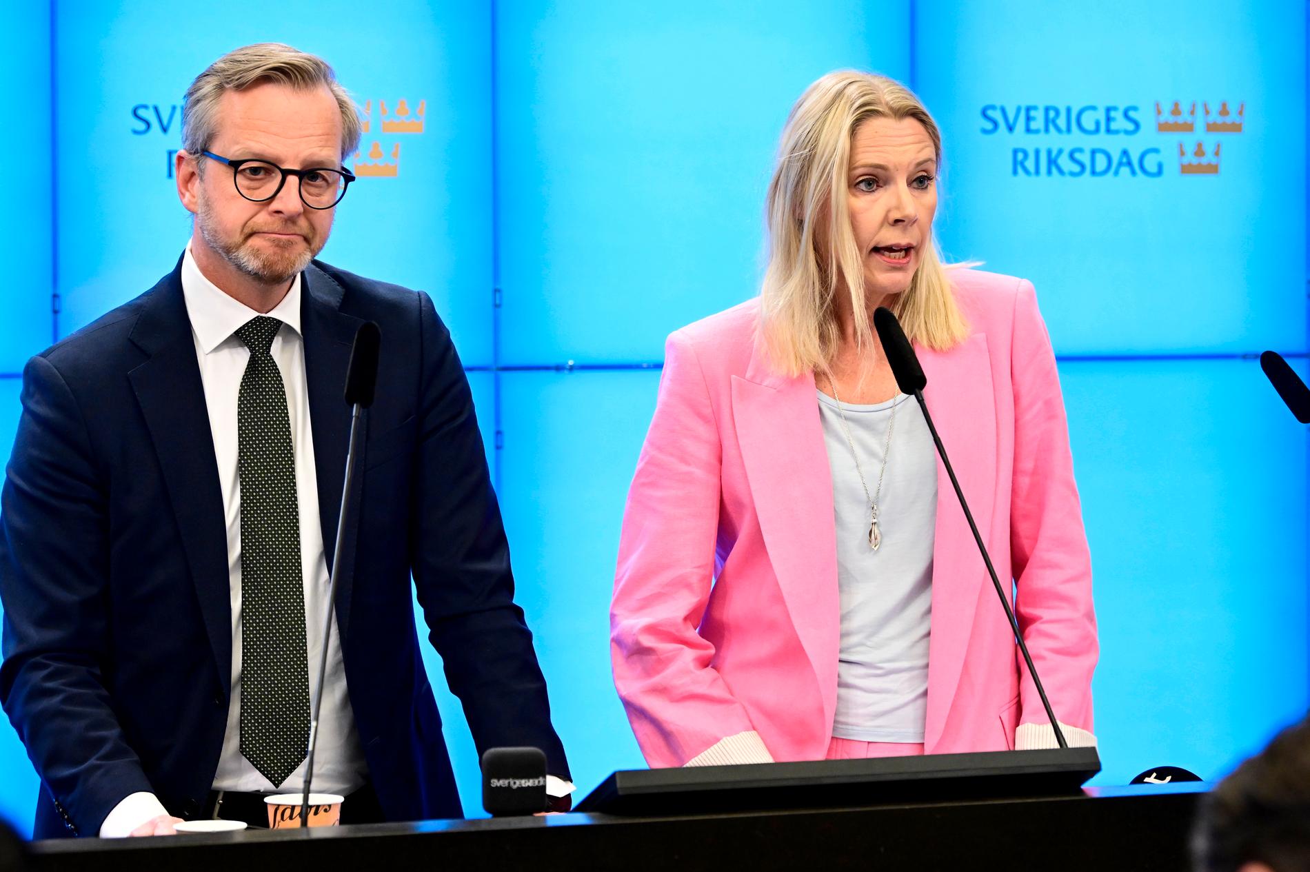 Finansminister Mikael Damberg (S) och finansutskottets ordförande Åsa Westlund (S) höll tidigare i dag pressträff inför budgetdebatten i riksdagen.