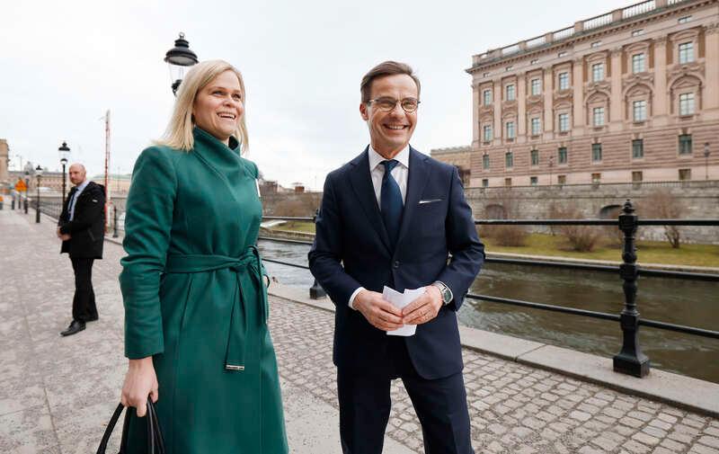 Jämställdhetsminister Paulina Brandberg tillsammans med statsminister Ulf Kristersson.