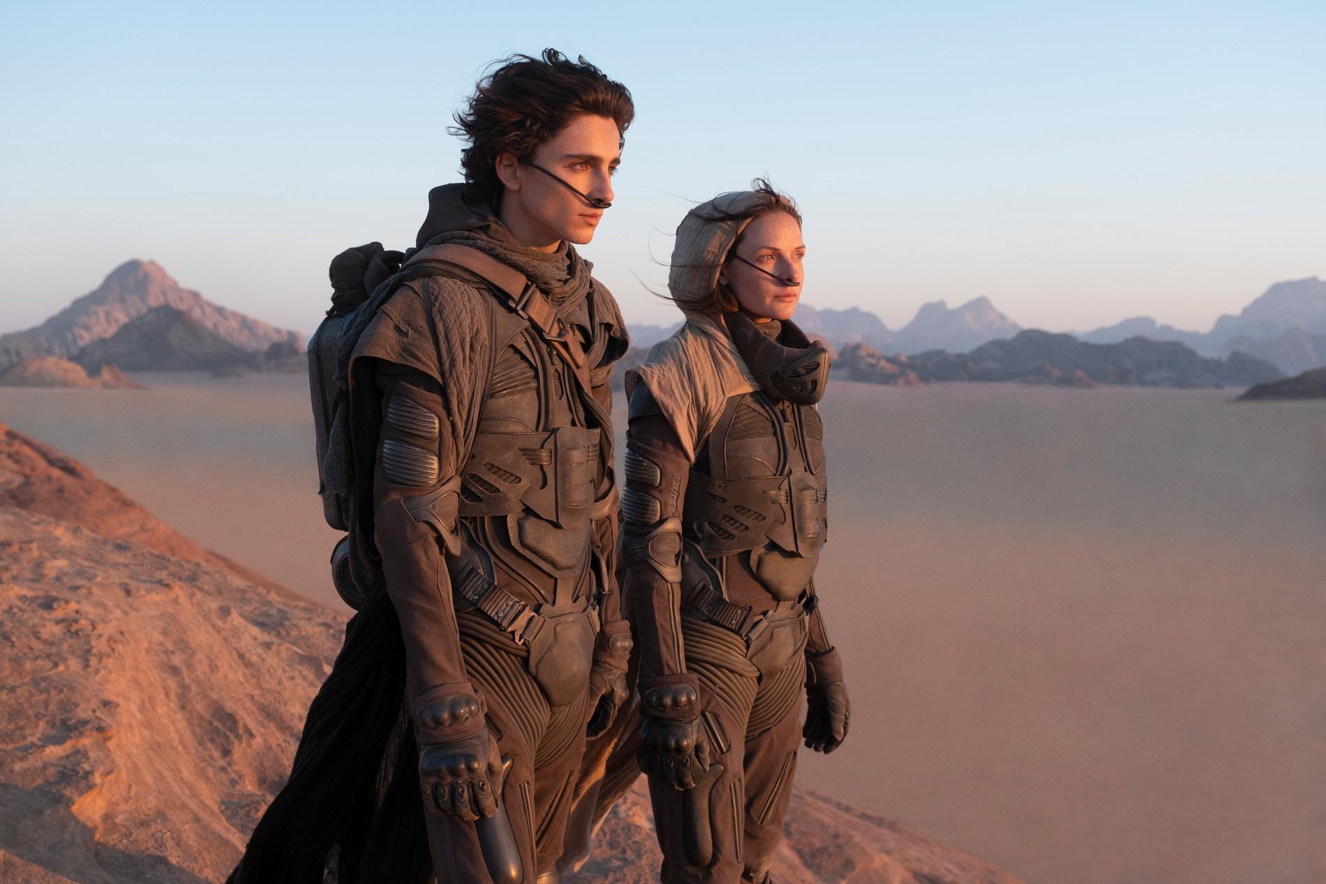 Timothée Chalamet och Rebecca Ferguson i Denis Villeneuves filmatisering av "Dune". Pressbild.