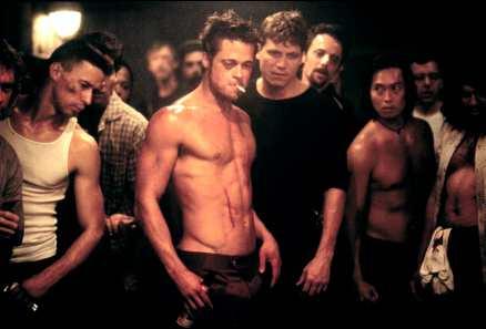 "Fight Club" Precis som i succéfilmen med Brad Pitt träffas eleverna i hemlighet för att slåss mot varandra.
