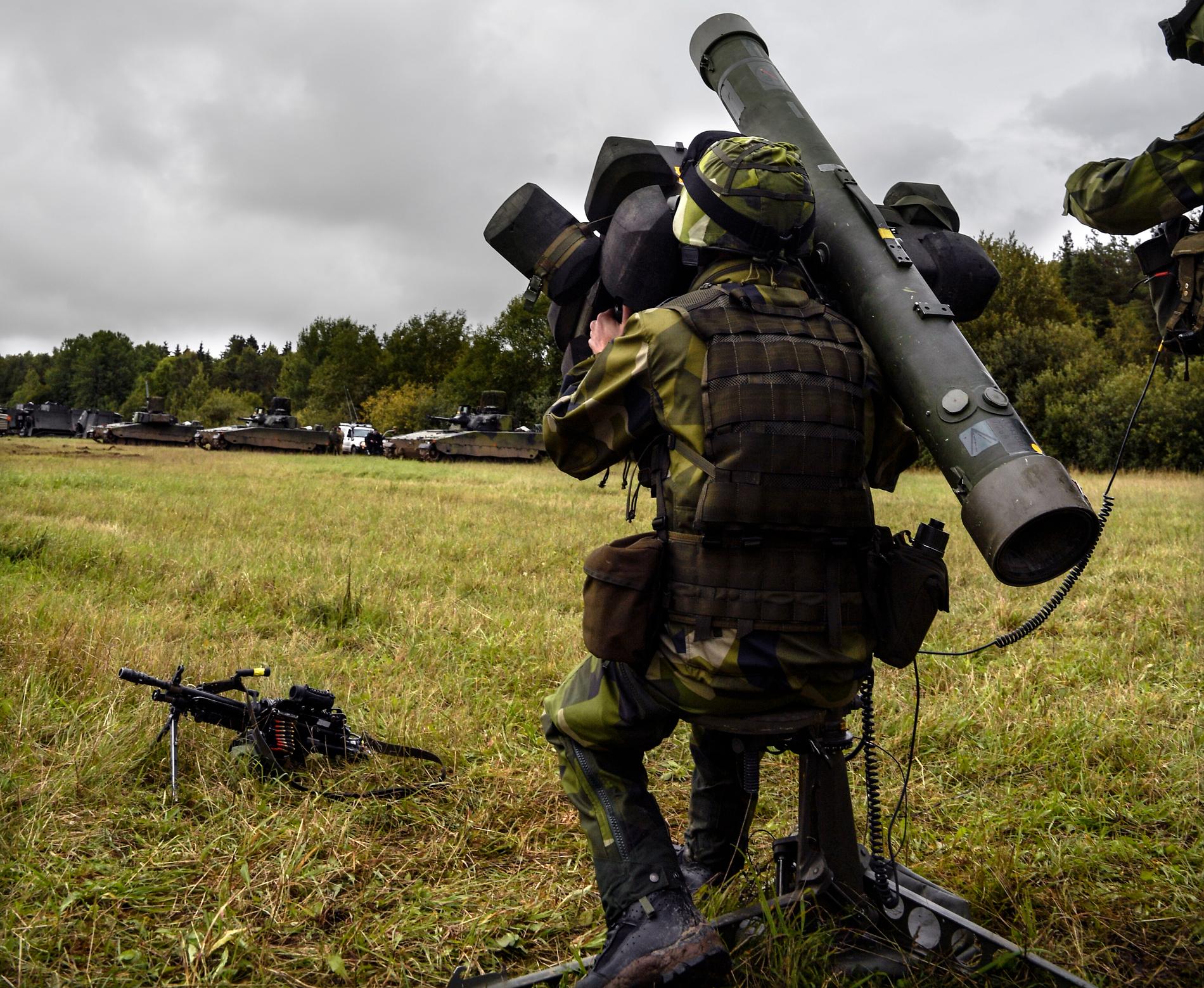 Svenskt luftförsvar övar med robot 70 övar.