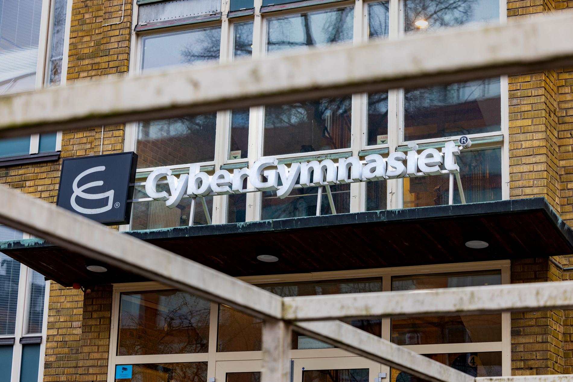 Cybergymnasiet i Stockholm har tidigare justerat upp betyg bakom ryggen på lärarna.