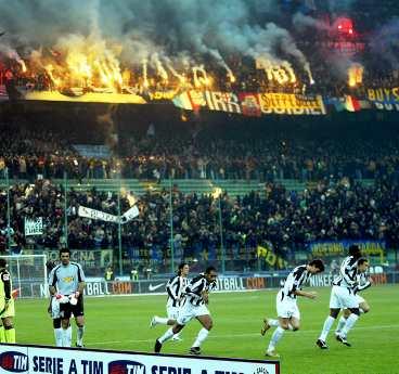på väg mot rysare I kväll springer Juventus in på ett fullsatt Stadio Delle Alpi för den prestigeladdade seriefinalen mot Milan.