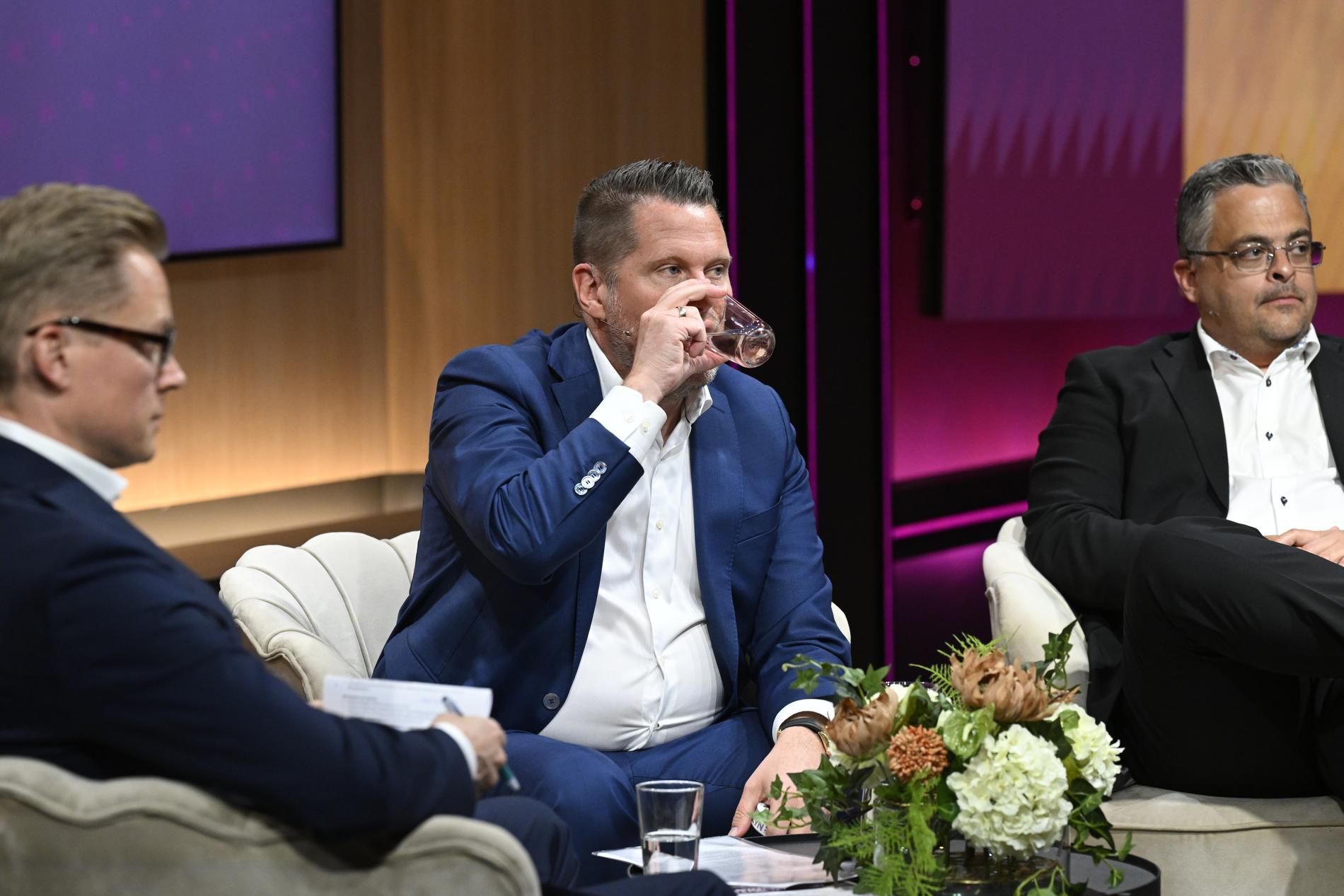En ny granskning från Sveriges radio visar att spelutvecklaren Embracer gör miljonvinster genom sina ryska bolag. I bild Lars Wingefors, Vd (mitten) och CFO & vice VD Johan Ekström (höger). Arkivbild