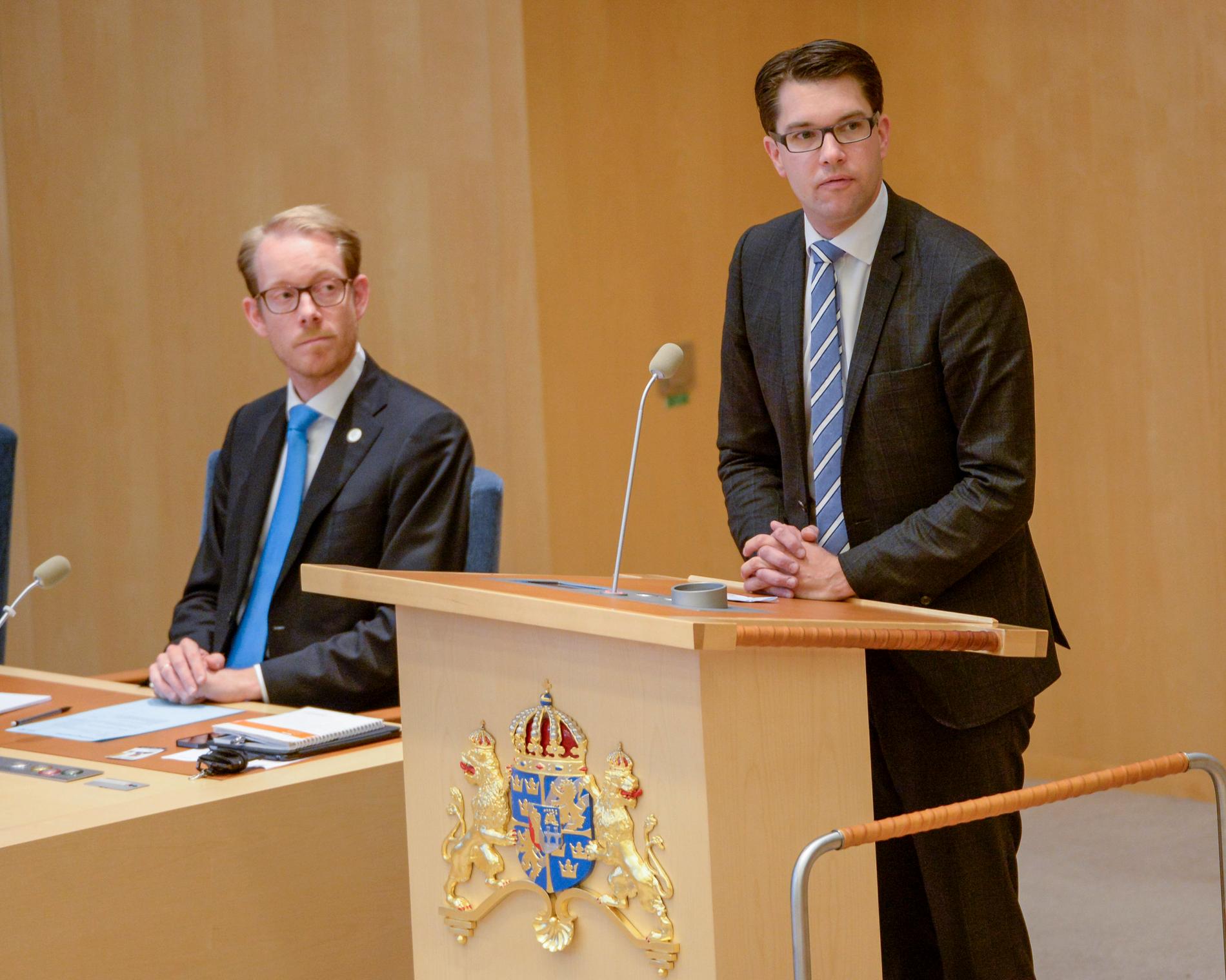 SD-ledaren Jimmie Åkesson och Moderaternas gruppledare, den tidigare vice talmannen och migrationsministern Tobias Billström, här på en bild från 2014, ska båda sitta i den migrationspolitiska kommittén för sina partier. Arkivbild.