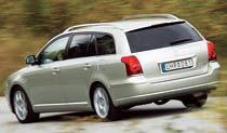 Kombiversionen av Avensis är medelrymlig för sin storleksklass.