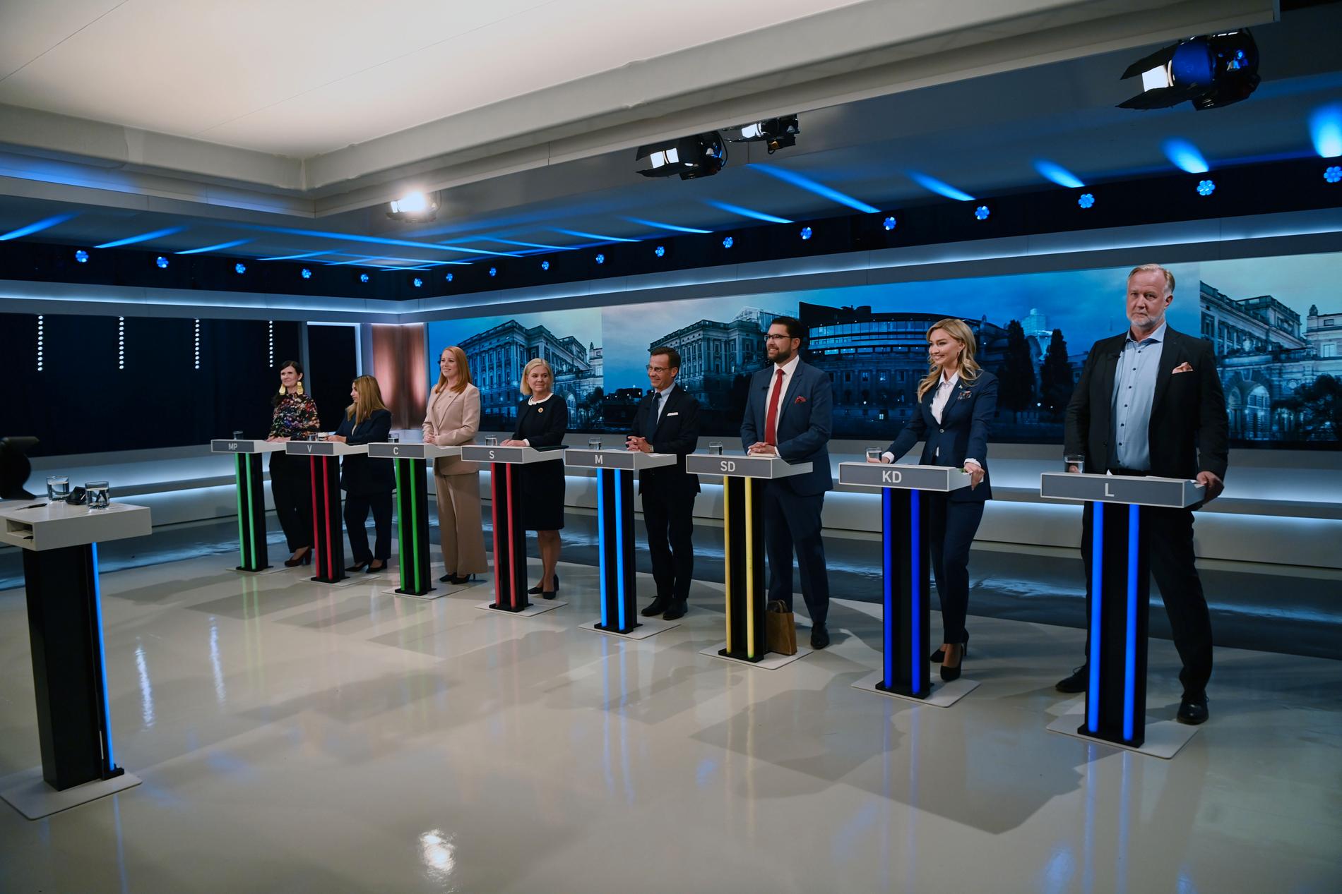 Alla partiledare samlade under debatten i SVT. 