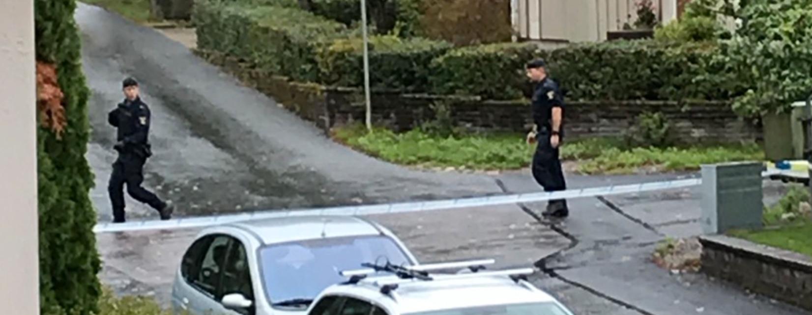 Polis på plats vid det misstänkta föremålet i Alingsås.