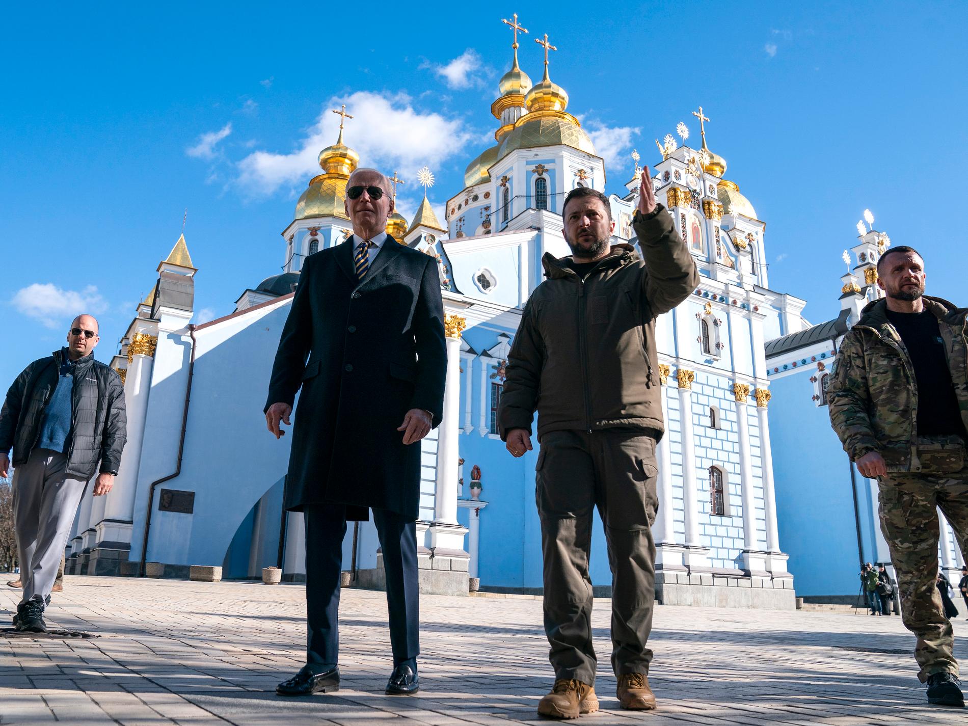 Hemlighetsmakeriet bakom Bidens besök i Kiev