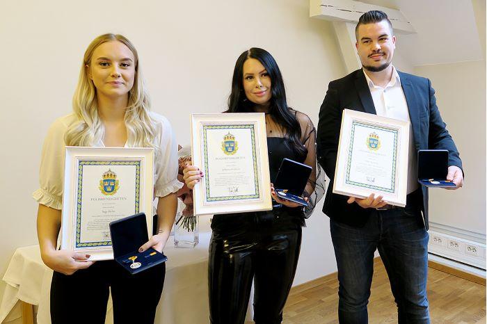 Saga Helin, Johanna Karlsson, och Olle Axelsson prisades för sina rådiga ingripanden.
