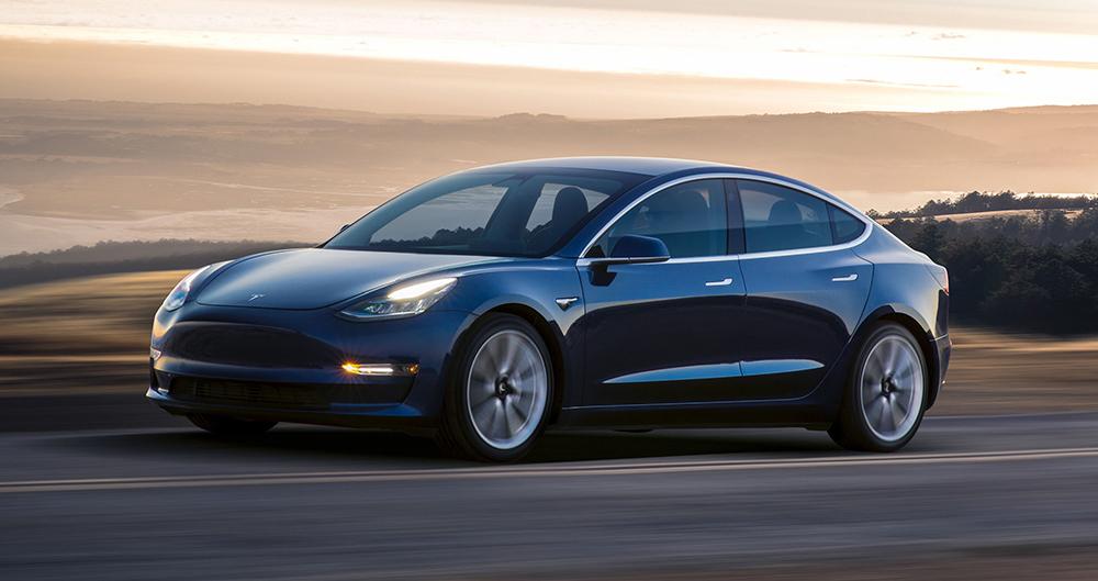 Tesla Modell 3 – rullar in i Europa under året.