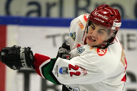 Joakim Lindström, här i Modotröjan, stannar i Nordamerika och NHL.