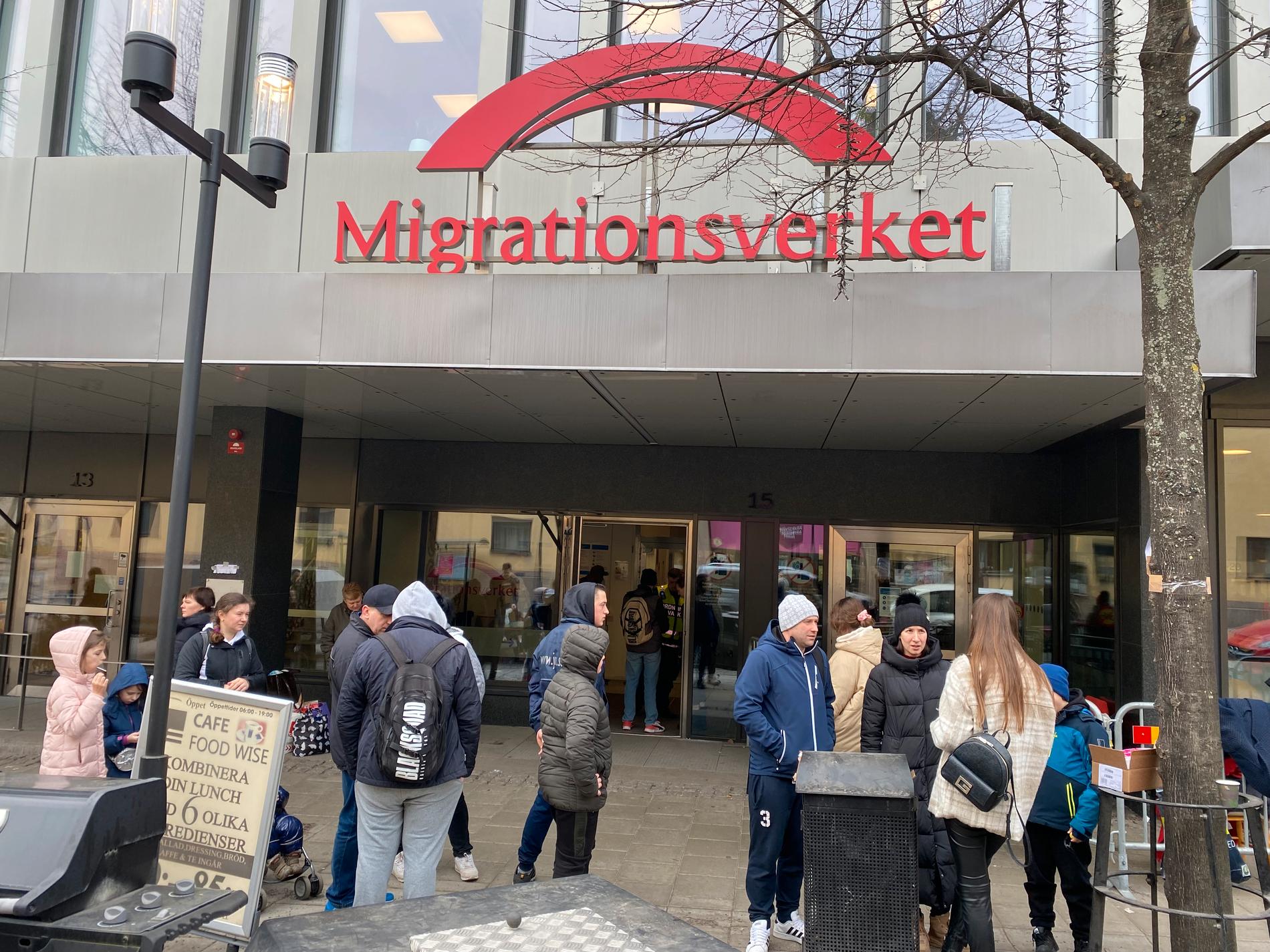Migrationsverket i Sundbyberg handlägger 500 flyktingar per dag.