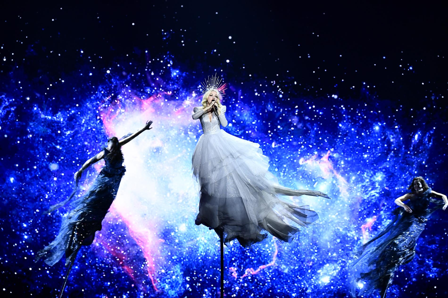 Australiens och sångerskan Kate Miller-Heidkes scenshow i årets Eurovision är en av de mest iögonfallande.