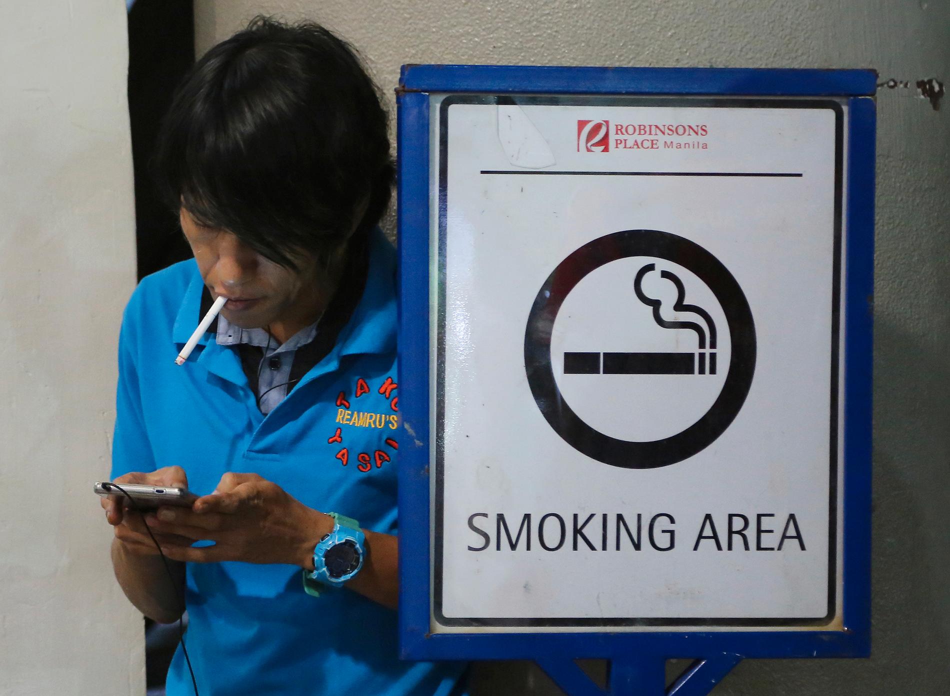 Nu ska all cigarettrökning på offentliga platser förbjudas i Filippinerna.  