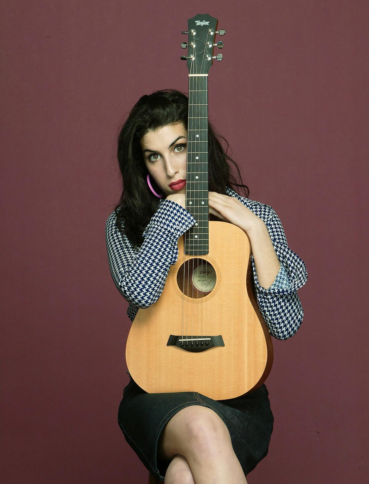2004 - FÖRSTA SKIVAN En 20-årig och oförstörd Amy Winehouse släppte sin första skiva ”Frank”.