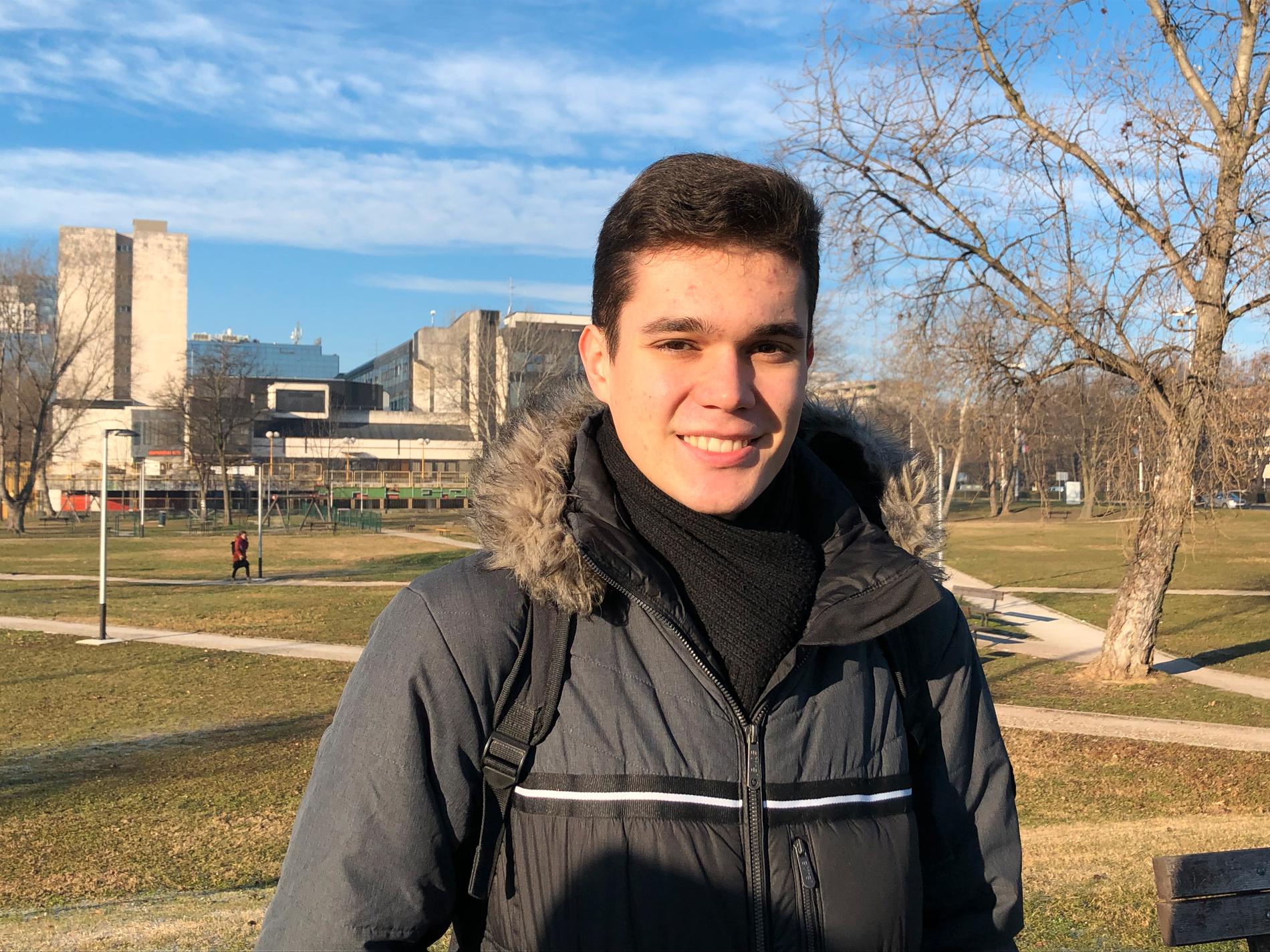 Mängder av unga kroater har lämnat hemlandet efter EU-medlemskapet 2013. Studenten Damjan Korak funderar också på att flytta - kanske till Sverige.