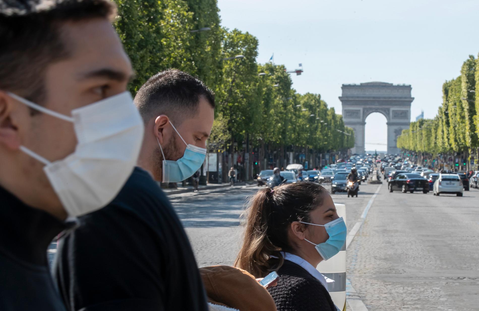 En fransk smittspårningsapp har godkänts i nationalförsamlingen och kan snart tas i bruk för att hindra smittspridning när samhället återöppnas. Bild från den 16 april.