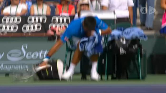 Djokovic krossade sitt racket i ”McEnroe-stil”.