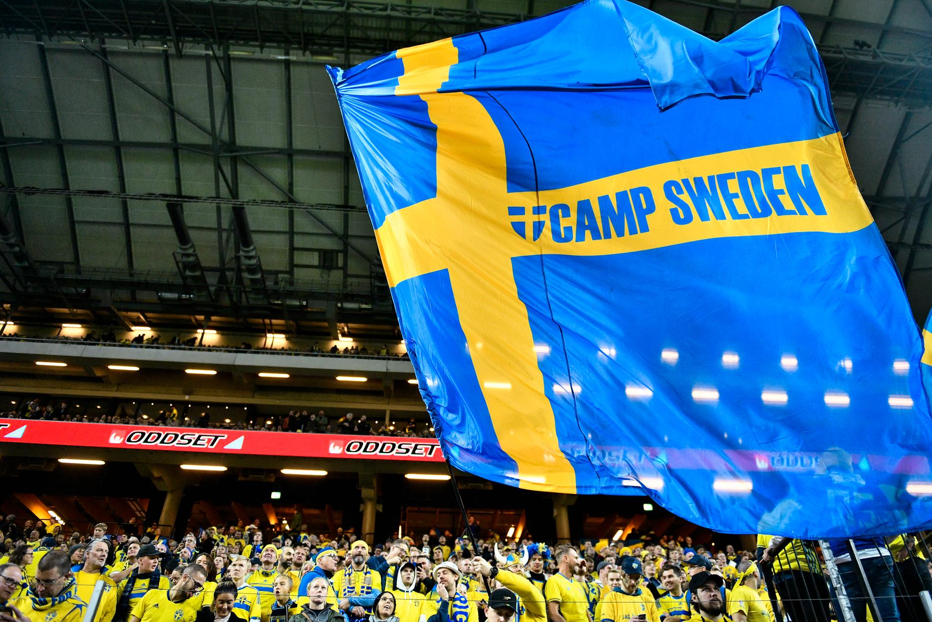 Fotbollssupportrar i Camp Sweden, som bokat paketresa till EM, drabbas i researrangörs konkurs. Arrkivbild.