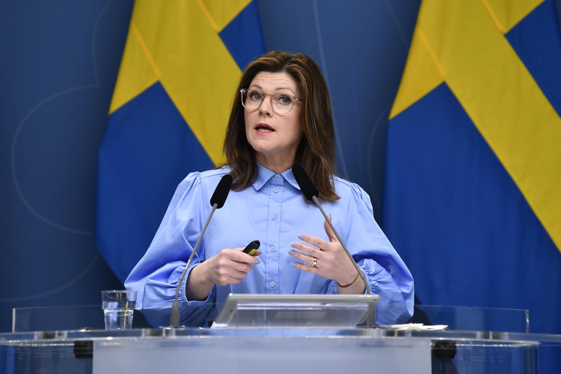 Arbetsmarknadsminister Eva Nordmark (S) vill stärka skyddet för visselblåsare. Arkivbild.