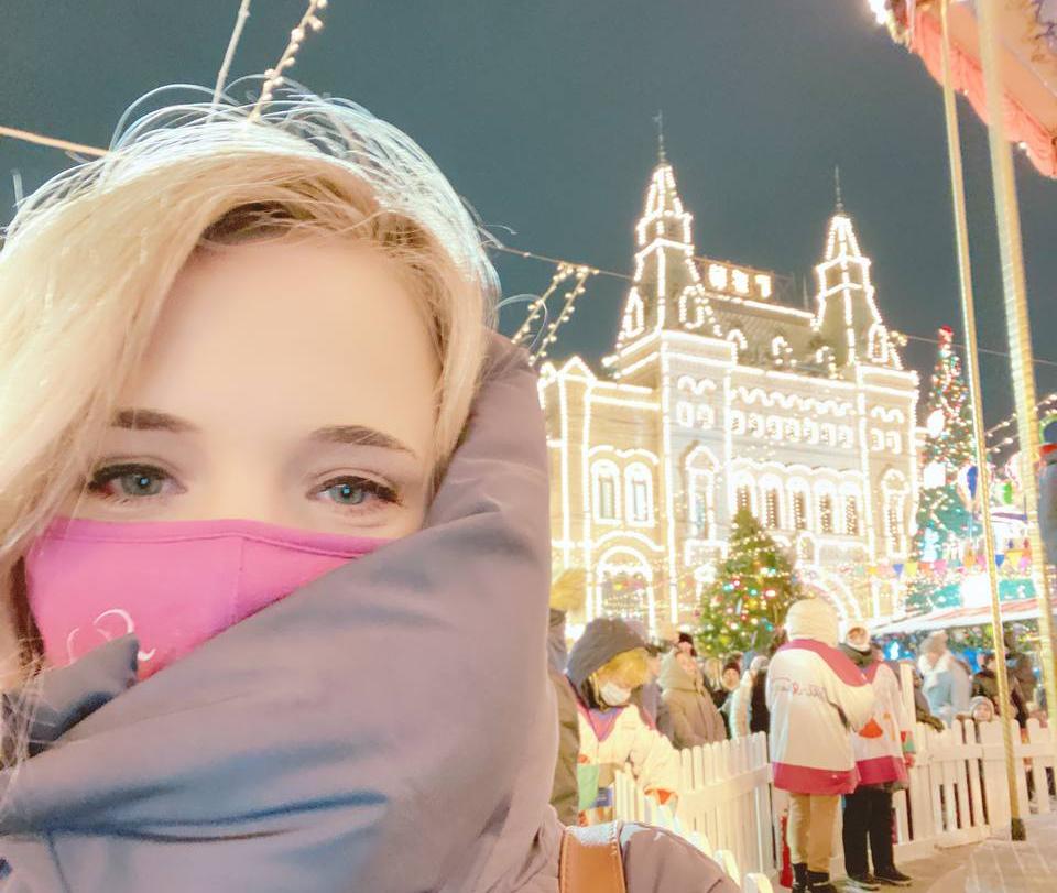 Eva när torget i Moskva var julpyntat. 