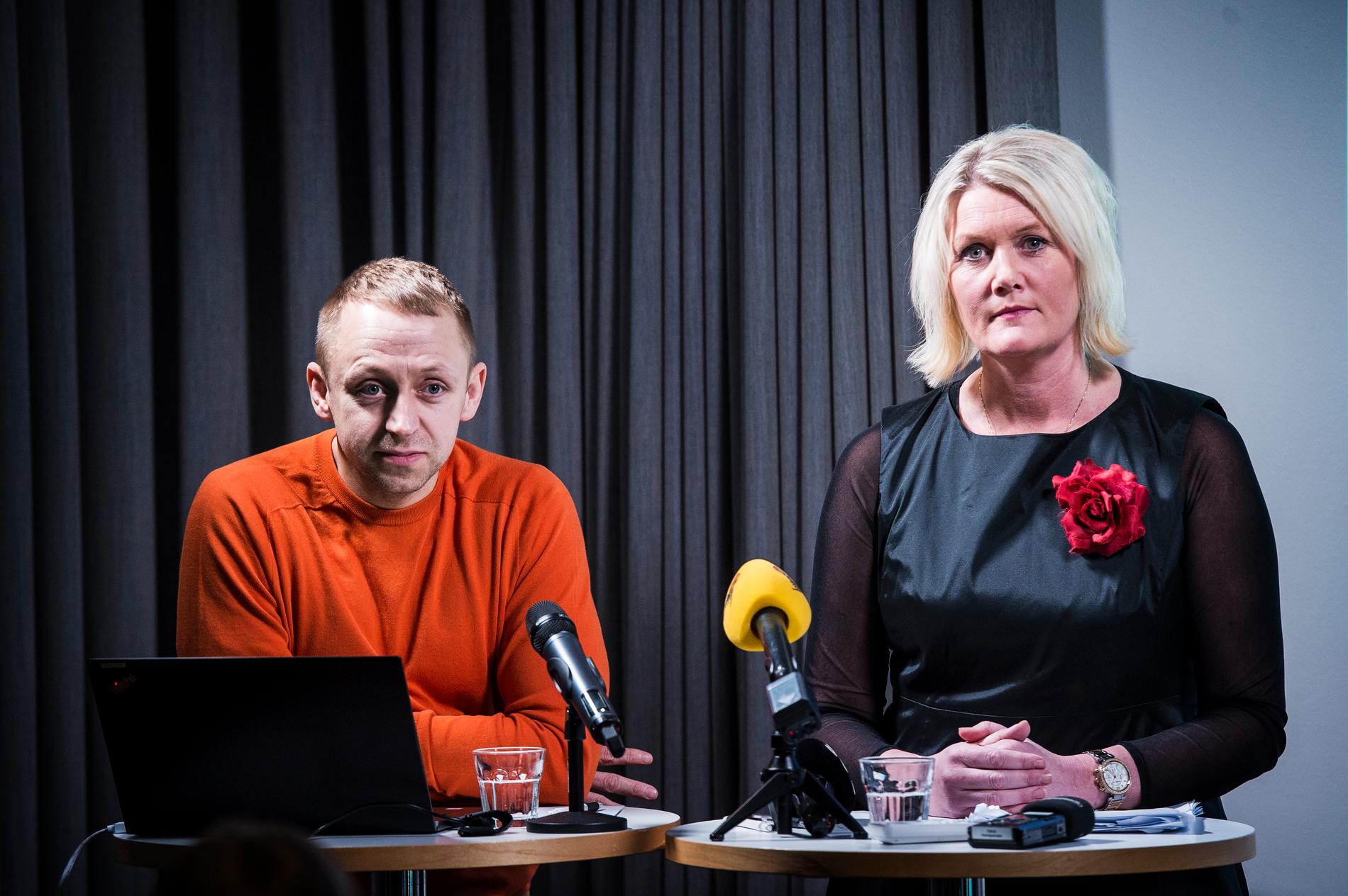 John Zachi och Lena Rådström Baastad när de presenterade Socialdemokraternas valstrategi.