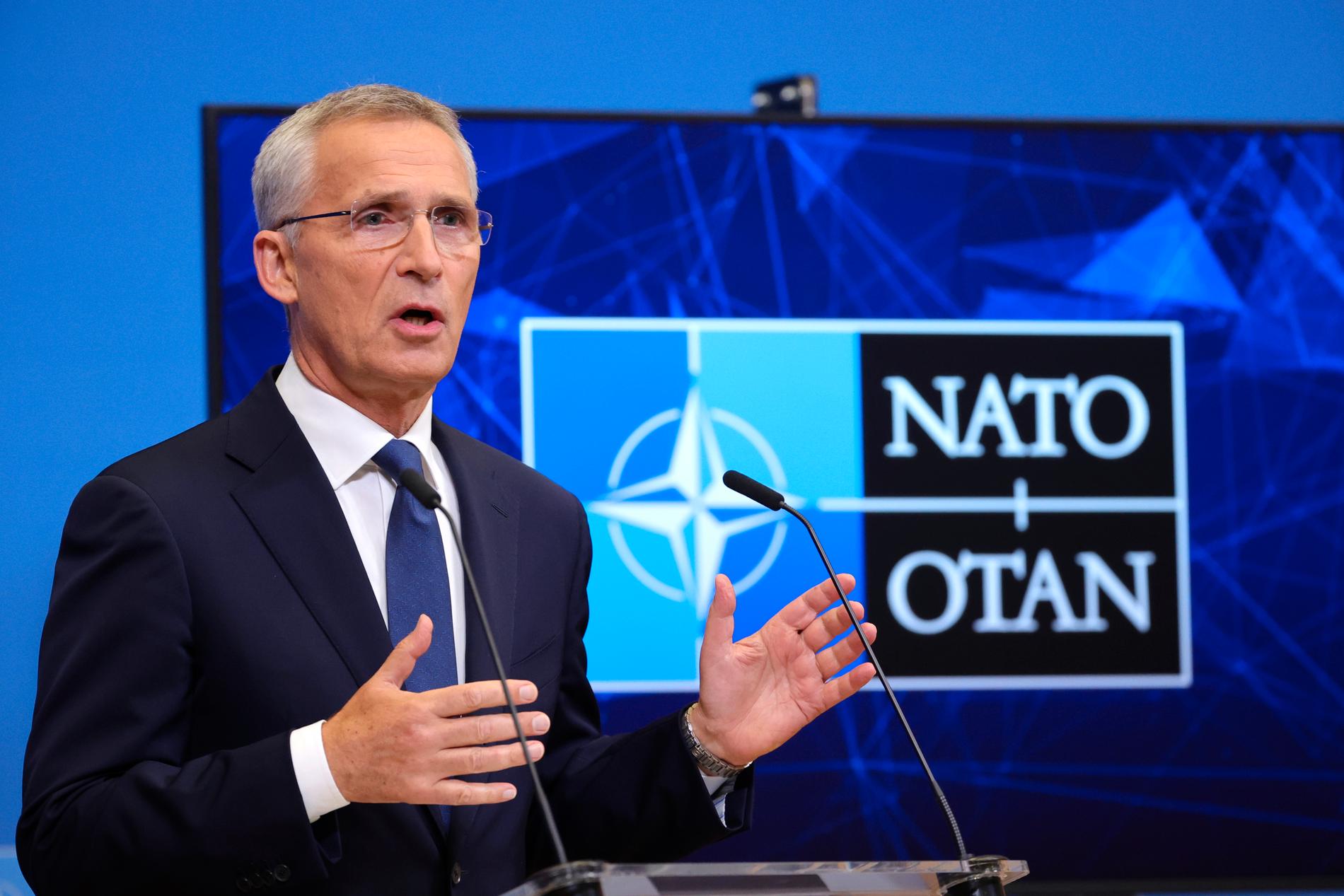 Natos generalsekreterare Jens Stoltenberg talade under en mediekonferens i Natos högkvarter i Bryssel på fredagseftermiddagen. Han fördömde den ryska annekteringen i Ukraina.