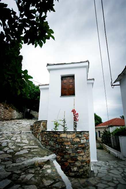 Gamla byn Chora på Alonissos har smala gator och traditionella stenhus.