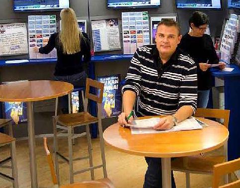 Fredrik Persson i spelbutiken Simsalabim i Halmstad.