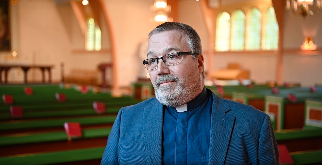 Thomas Pfitzinger-Drewes, präst i Hagfors församling, berättar hur glädjen när pojken hittats byttes till sorg när dödsbudet kom.
