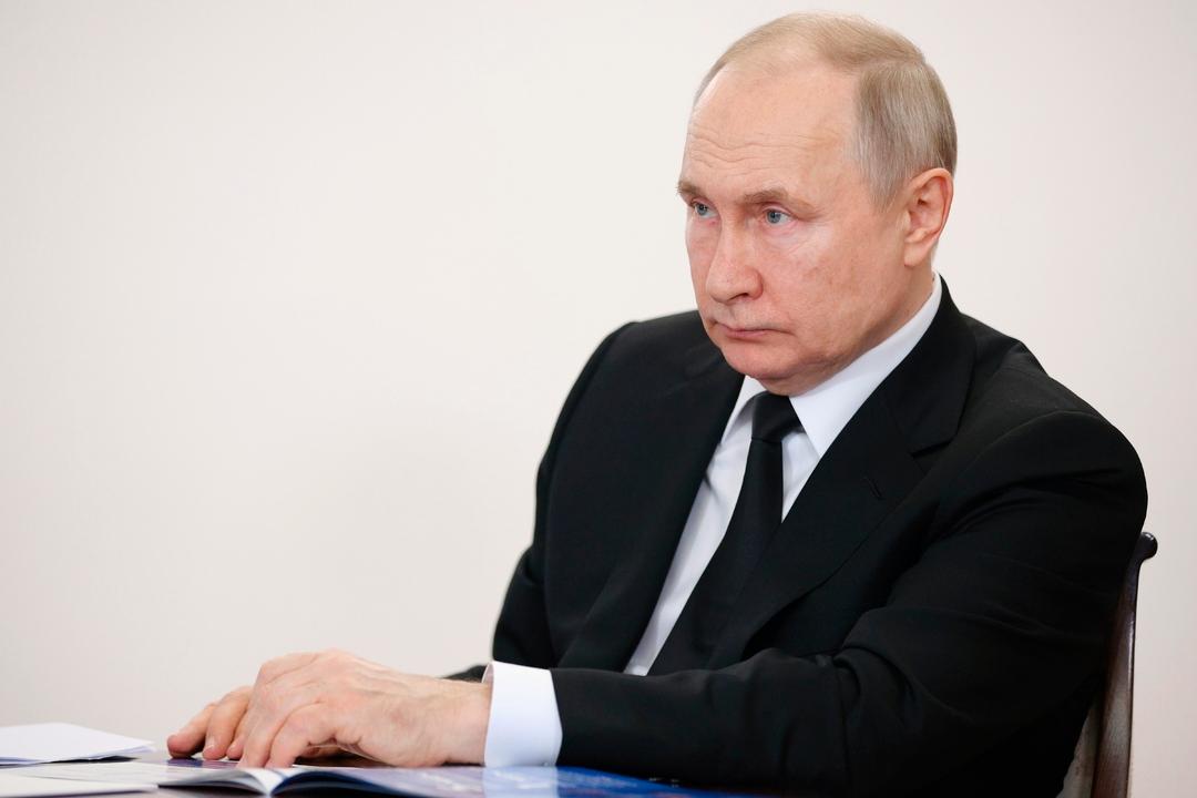 Rysslands president Vladimir Putin anklagas för ansvar för krigsförbrytelser i Ukraina.