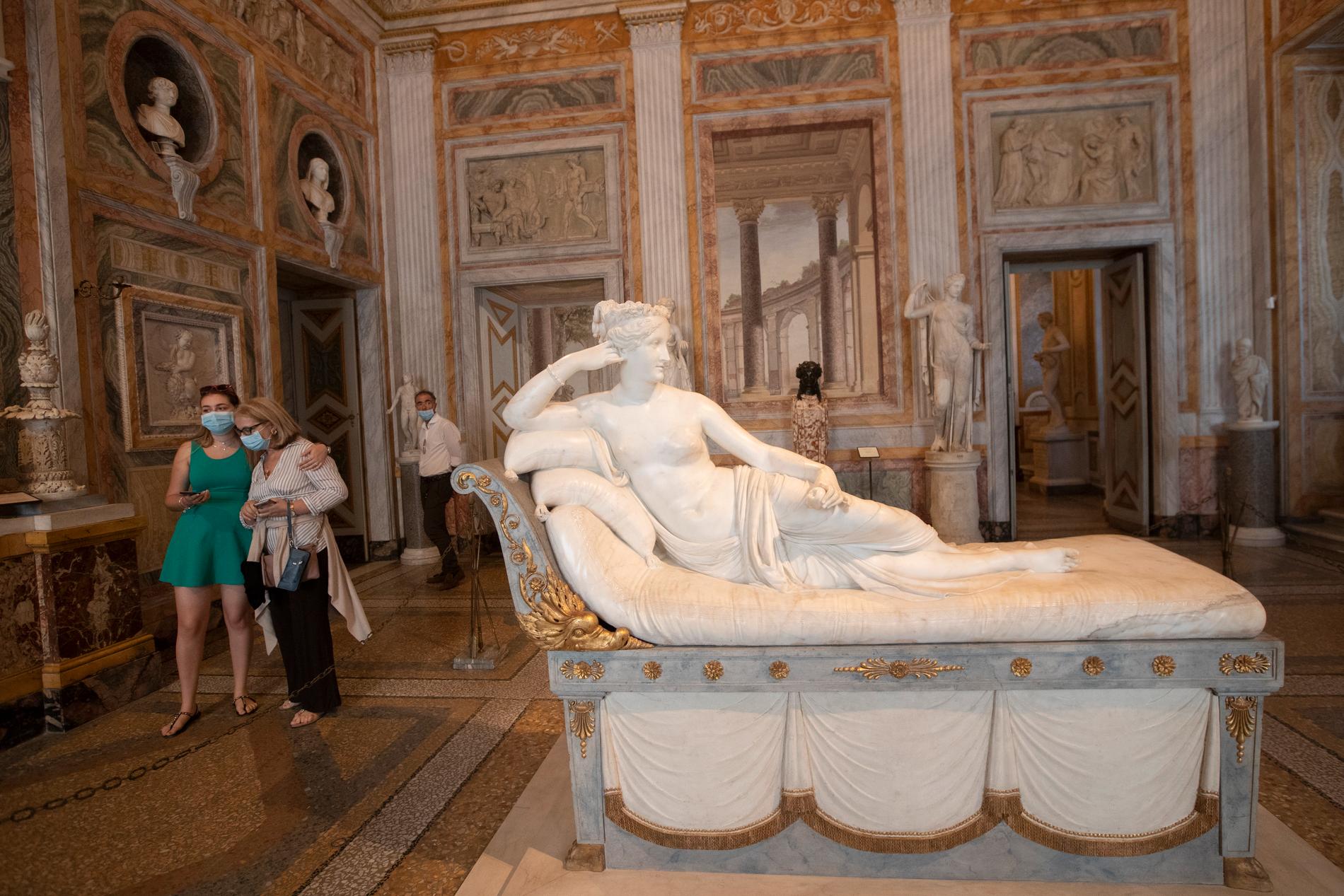 Venus Victrix på Galleria Borghese i Rom. Gipsversionen av skulpturen har nu skadats av en fotograferande österrikisk turist. Arkivbild