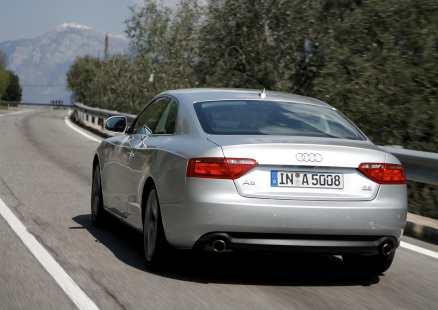 A5 är mindre framtung än Audi brukar vara, och erbjuder därför mer körglädje än Audi brukar göra.