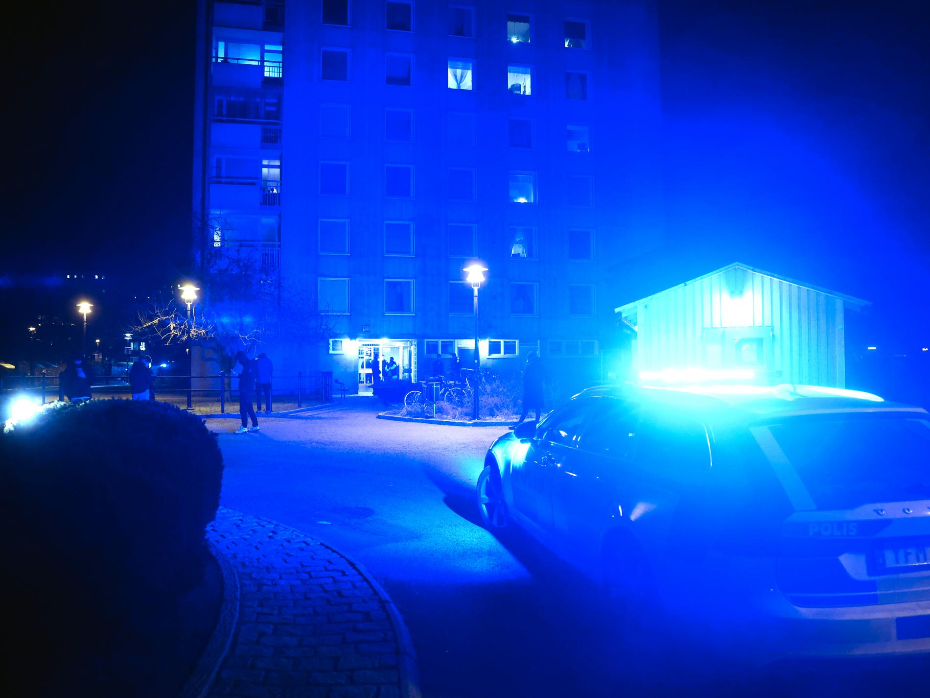Explosion i trapphus i Stockholmsförort