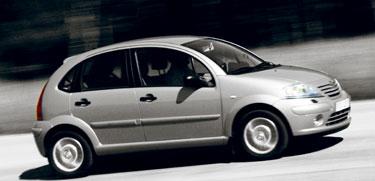 Vanliga fel på Citroën C3:  Otäta dörrlister.  Centrallåset krånglar.  Varningslampor på instrumentpanelen felindikerar.  Glapp i styrningen ger vibrationer.  Elektroniken krånglar, ojämn tomgång, ojämn krafttillförsel.  Bugg i farthållaren, motorn varvar.  Fukt i strålkastarinsatsen.
