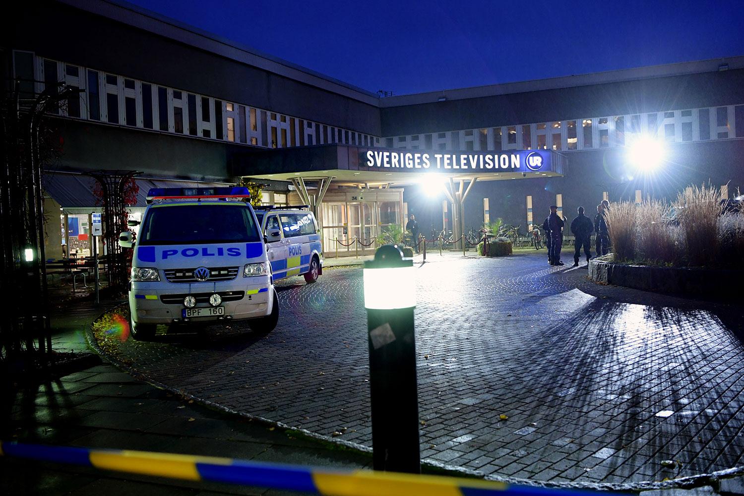 Polispådrag vid SVT-huset.