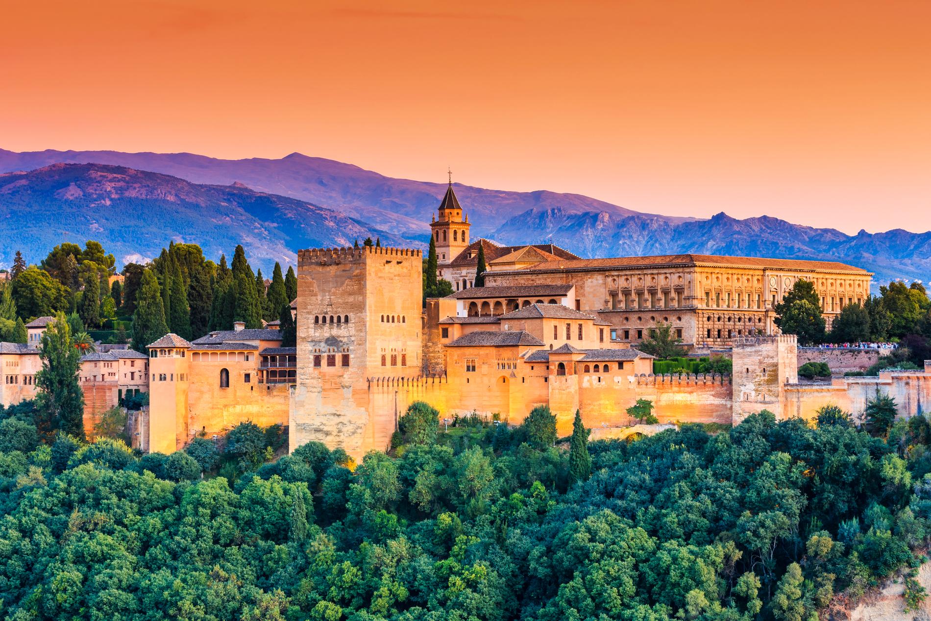 I Granada ligger slottsområdet Alhambra. 