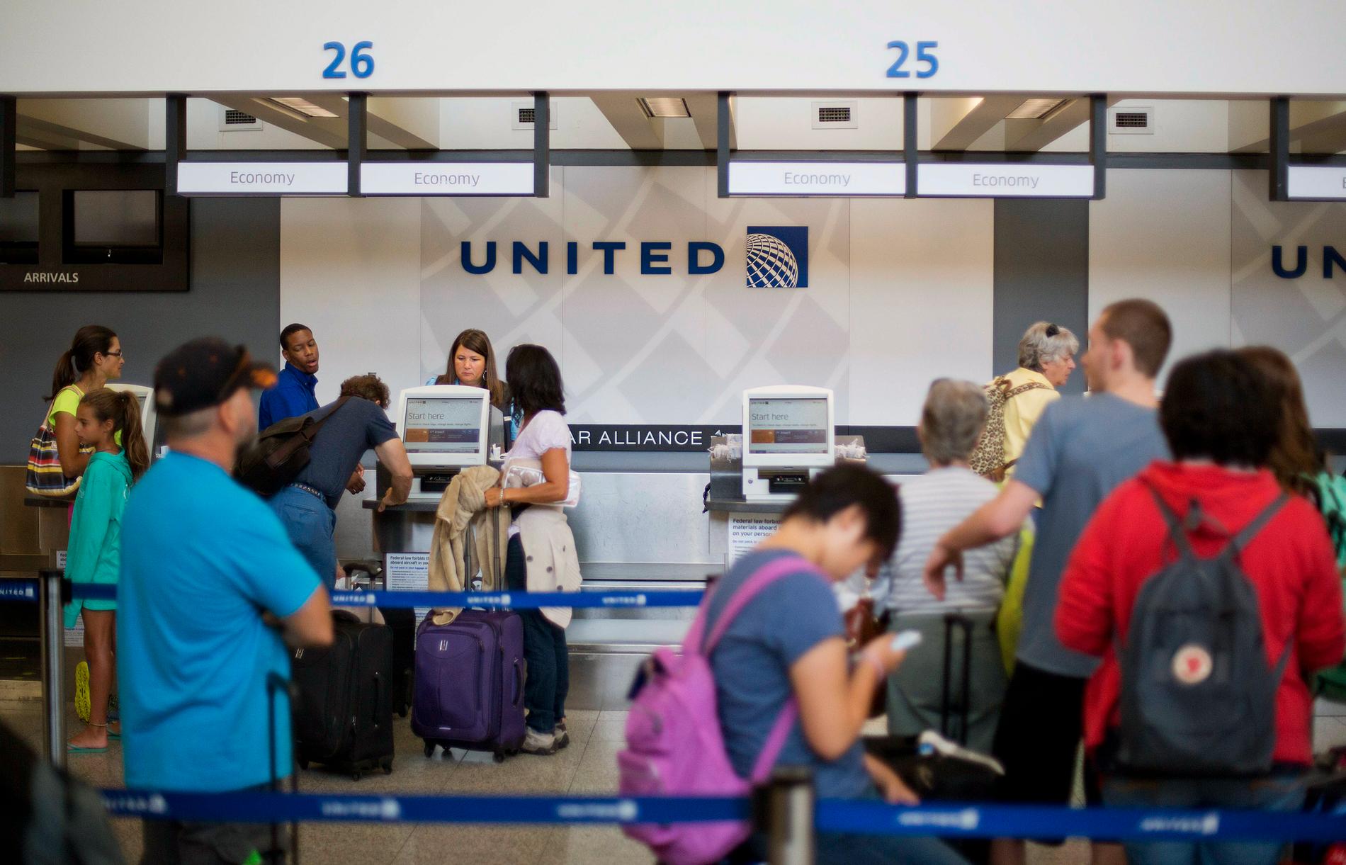 United Airlines nekade tre flickor att gå ombord eftersom de hade leggings.
