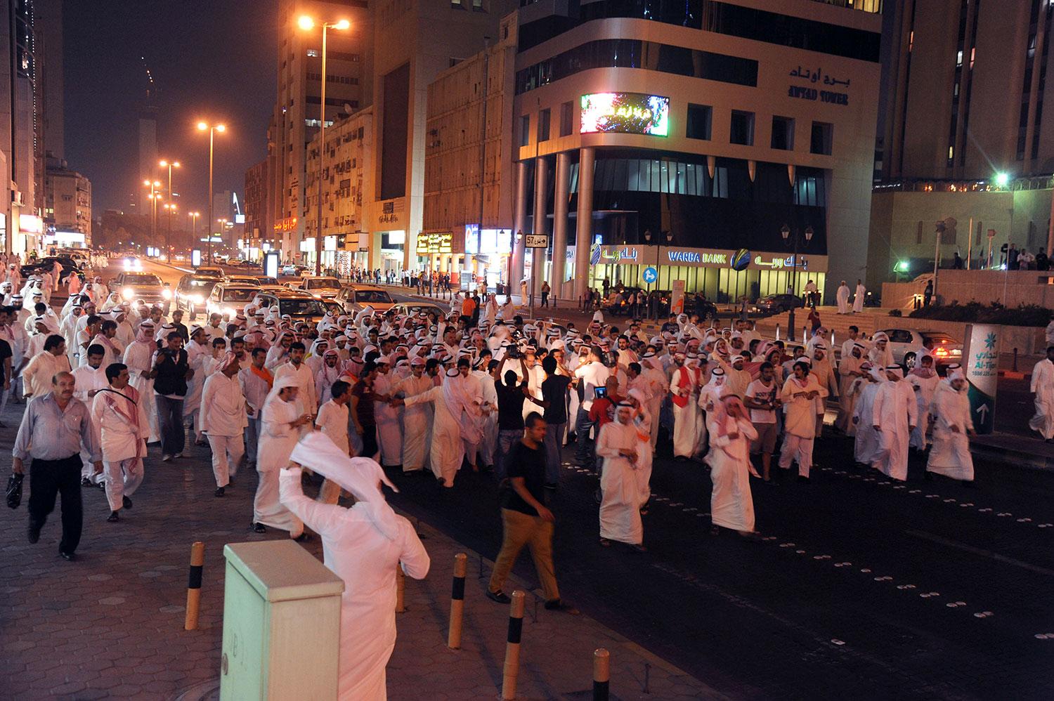 Kuwait City, Kuwait Kuwaits huvudstad, femte ovänligaste staden i världen, På bilden demonstranter på gatan Fahed Al Salem.