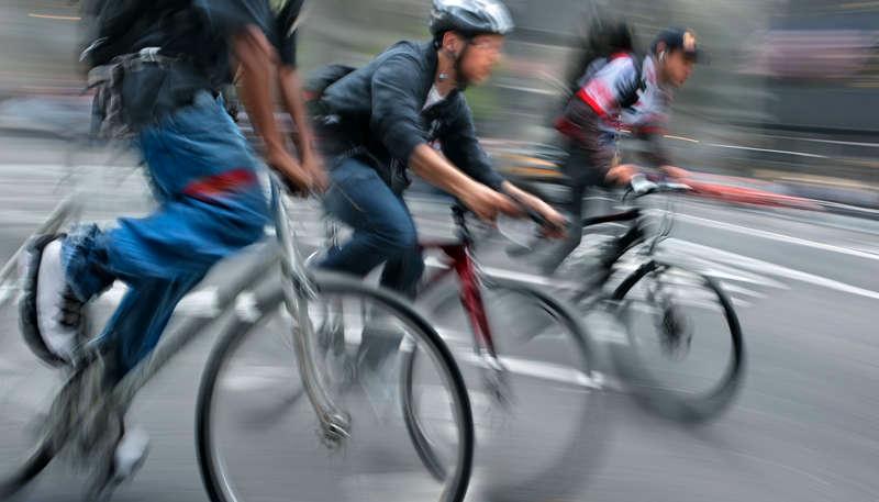 Man har problem när man tänker om man jämför människor i cykelbyxor med en av historiens mest förtryckta grupper