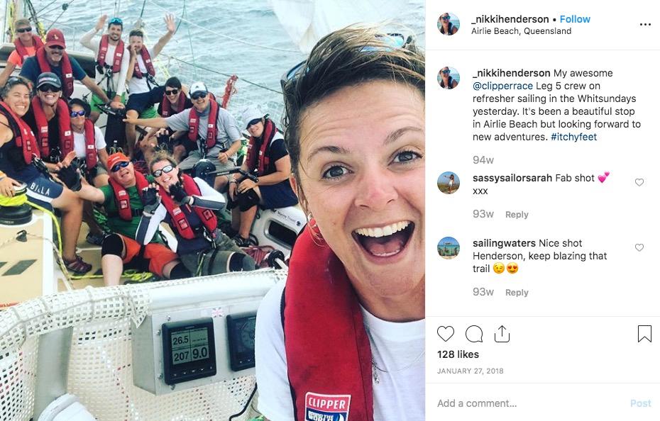 Nikki Henderson med besättning i Queensland, Australien, under jordenruntseglingen förra året.