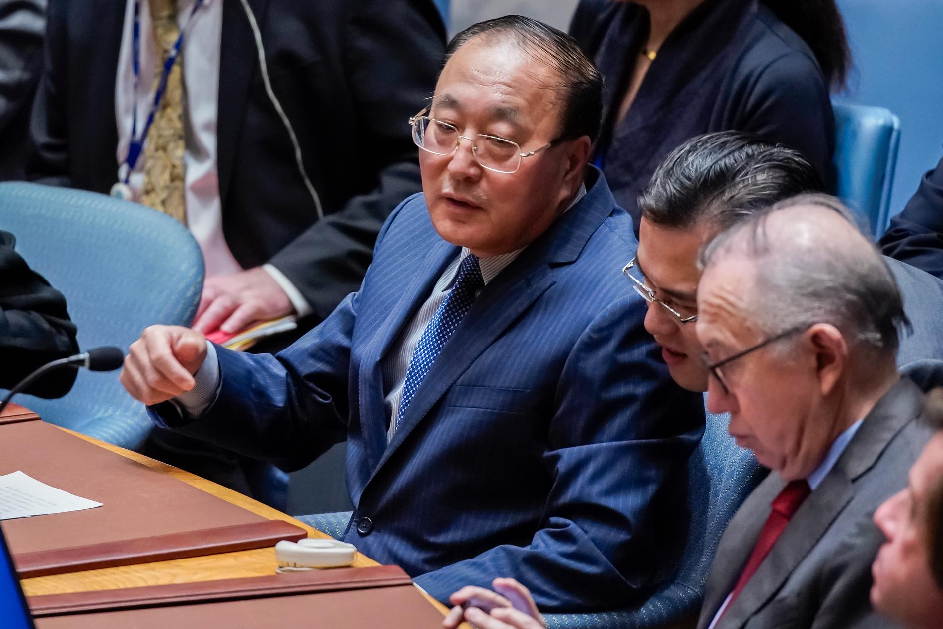 Samtal i säkerhetsrådet. Arkivbild med bland andra Kinas FN-ambassadör Zhang Jun, i mitten.