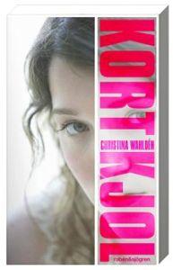 Christina Wahldens roman ”Kort kjol” har tagits bort från undervisningen.
