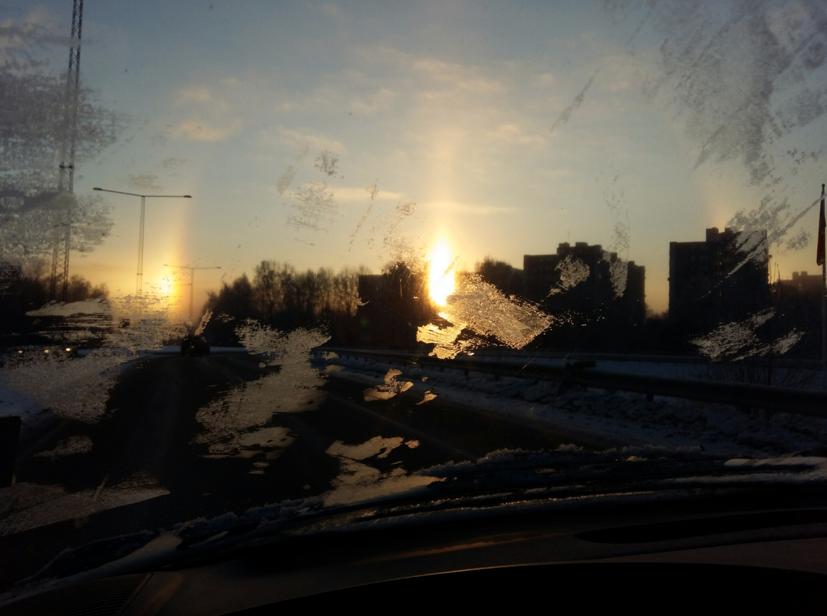 Bilden togs tidigt på ondagsmorgonen på Fittjavägen i Botkyrka kommun.