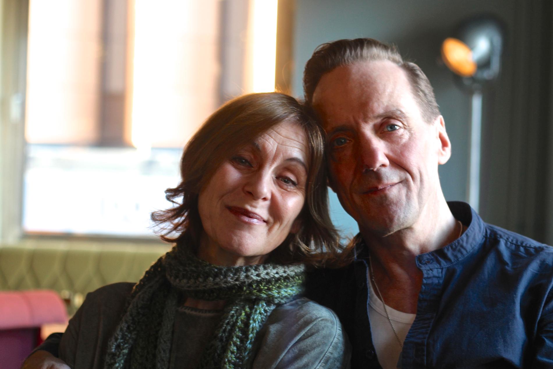 Helen Sjöholm och Rolf Lydahl spelar Diana och Dan i musikalen ”Next to normal”.