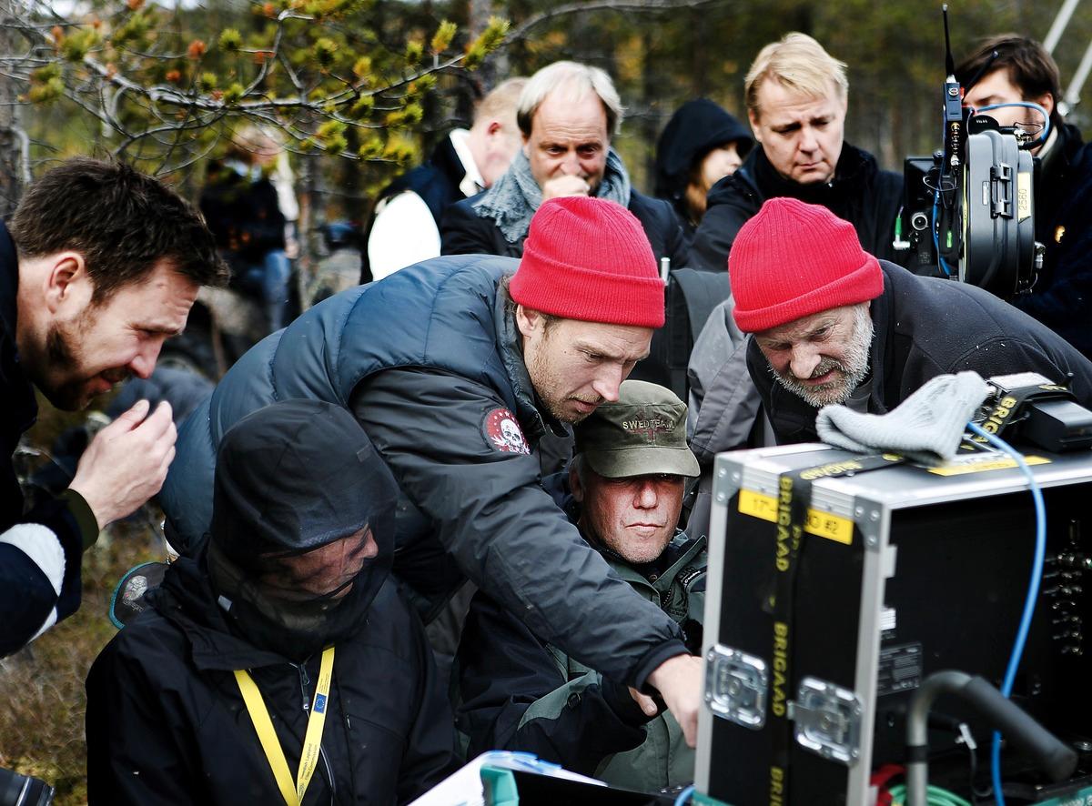 bara män Inspelningen av ”Jägarna 2” såg ut som de flesta andra svenska filmer – med männen som dominerar på de tyngre posterna medan kvinnor får jobb som assistenter och scripta.