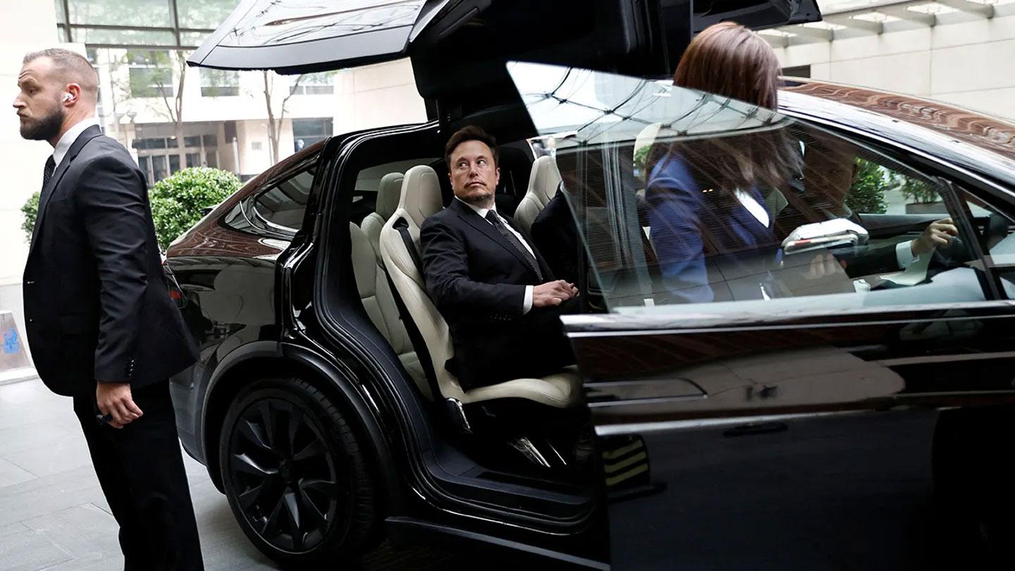 Elon Musks Tesla tillverkar över en miljon bilar årligen. 