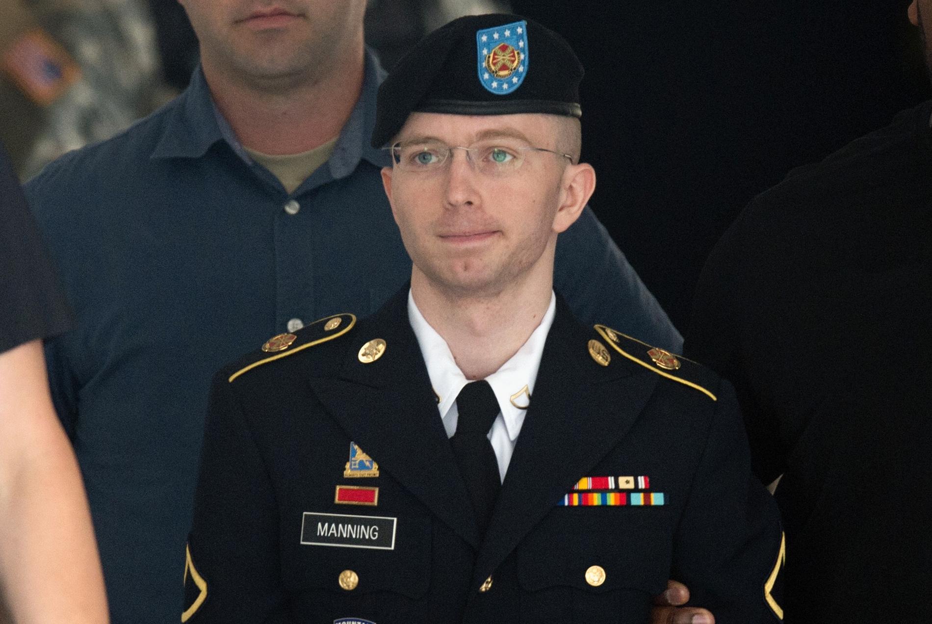 Chelsea Manning, som då gick under förnamnet Bradley, dömdes 2013 till 35 års fängelse för bland annat landsförräderi.